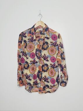 Magazine Multicolored Floral Pattern 100% Cotton Lightweight Long Sleeve Button
